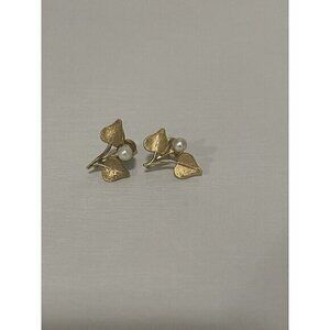 Vintage Clip On Pearl‎ Earrings With Gold Tone Leaves